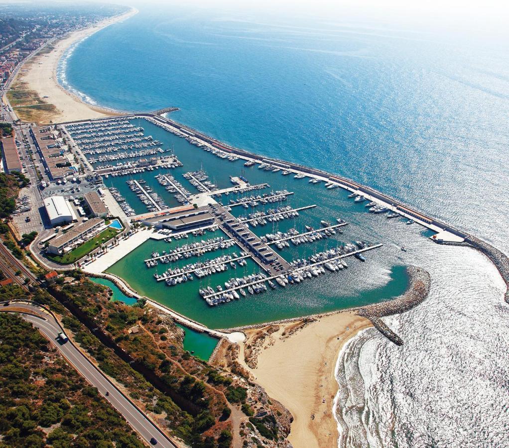 Luxury 45 Hotel Castelldefels Esterno foto